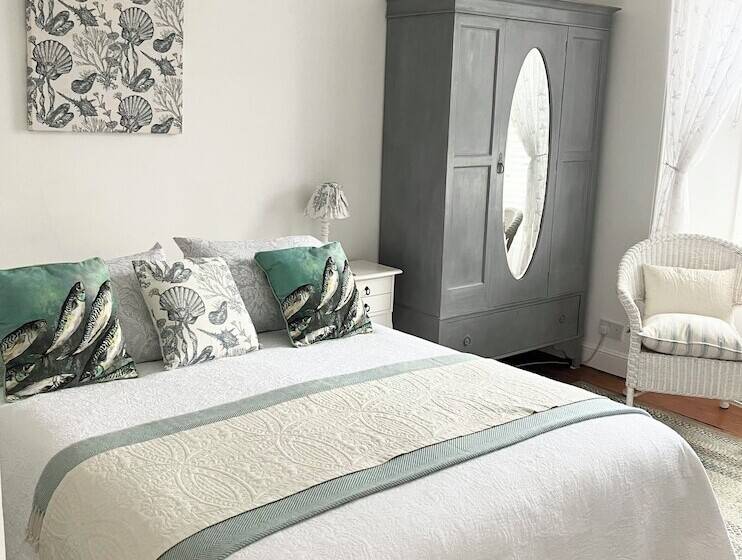 The Old Post House B&b