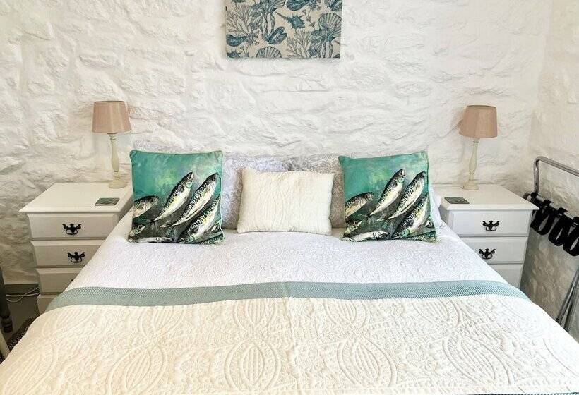 The Old Post House B&b