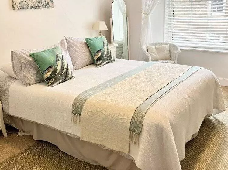 The Old Post House B&b