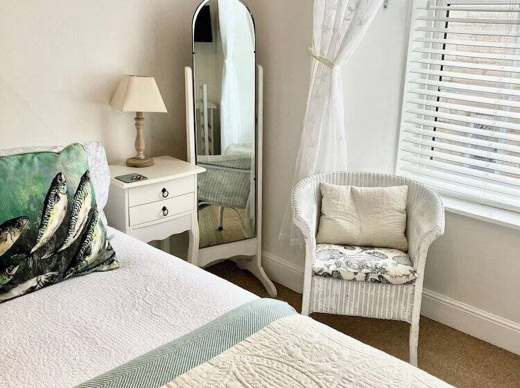 The Old Post House B&b