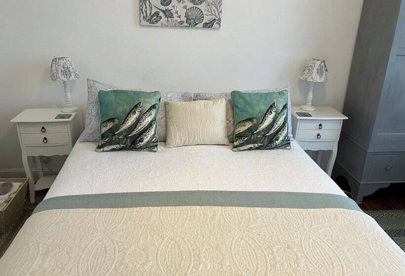 The Old Post House B&b