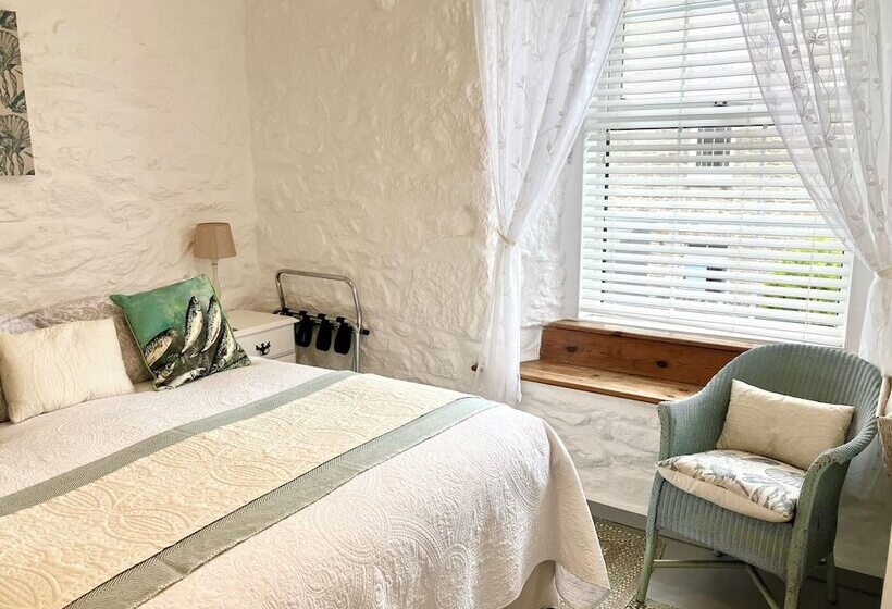 The Old Post House B&b