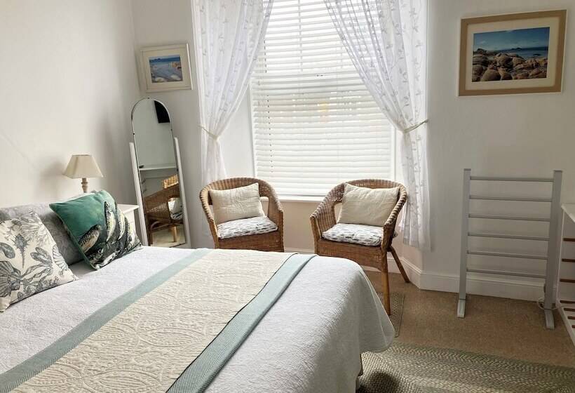 The Old Post House B&b