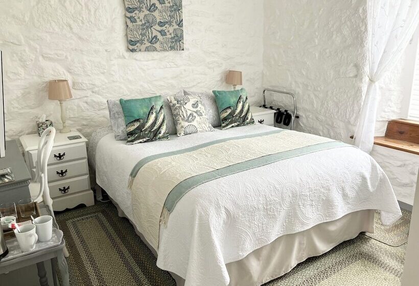 The Old Post House B&b