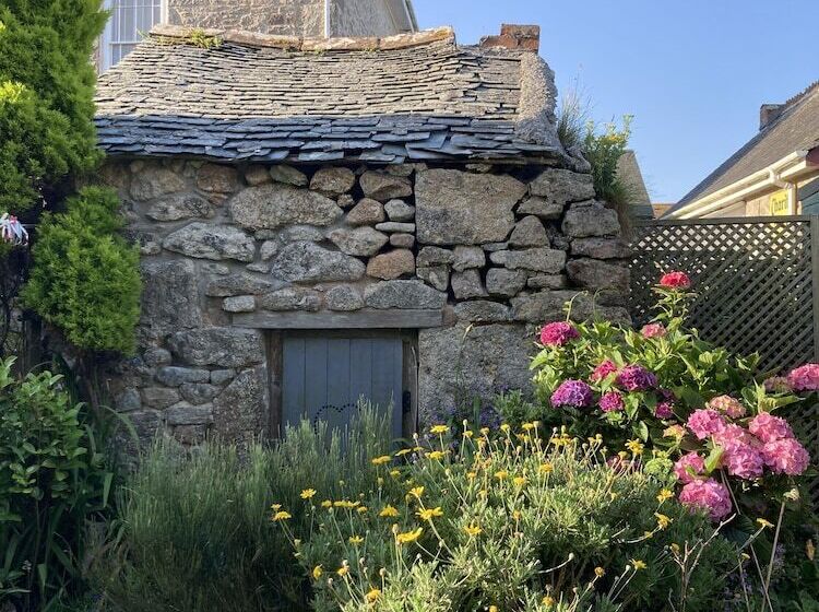 The Old Post House B&b