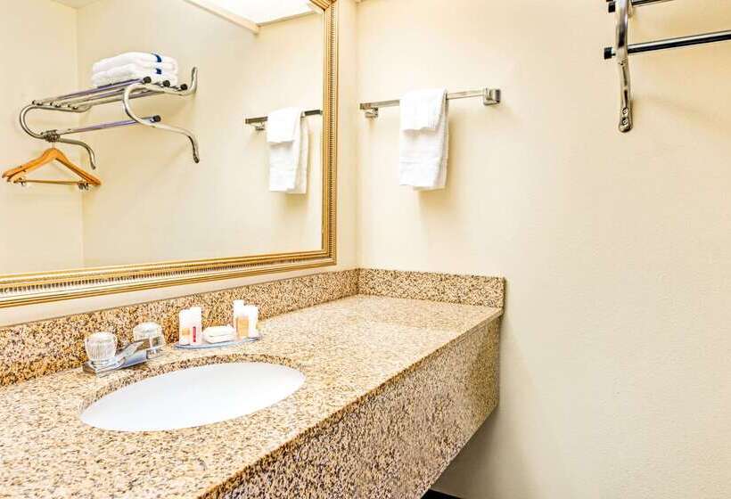 בית מלון כפרי Days Inn By Wyndham Covington