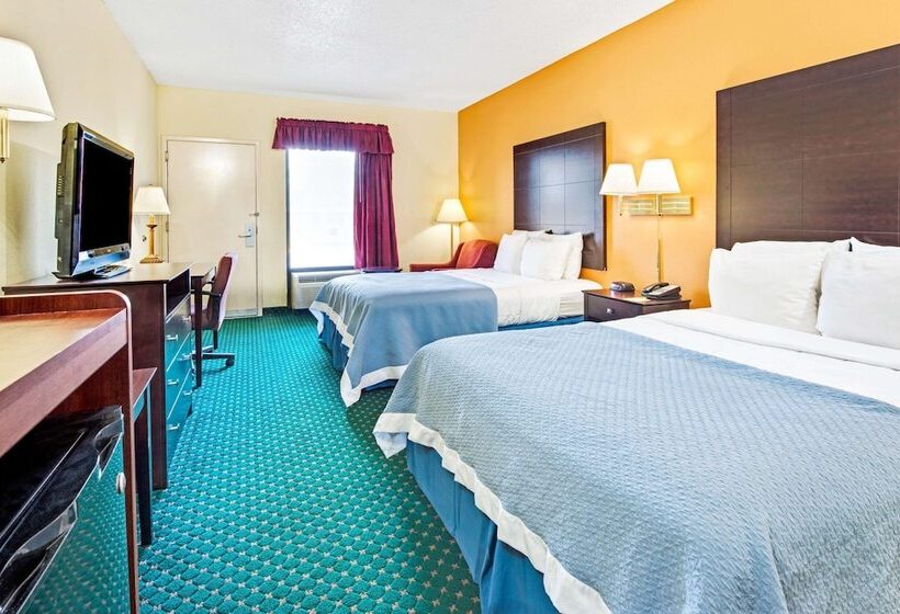 בית מלון כפרי Days Inn By Wyndham Covington