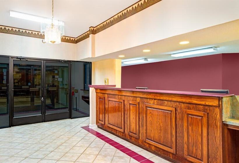 בית מלון כפרי Days Inn By Wyndham Covington