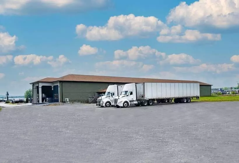 בית מלון כפרי Days Inn By Wyndham Hamilton