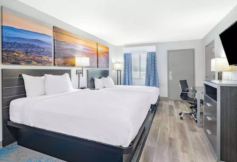 בית מלון כפרי Days Inn By Wyndham Hamilton