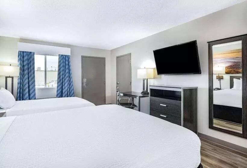 בית מלון כפרי Days Inn By Wyndham Hamilton