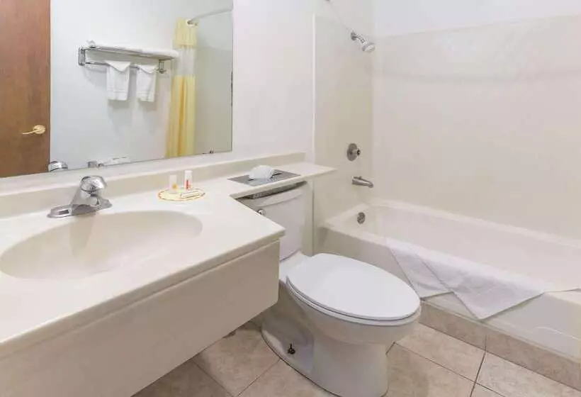 هتل Days Inn By Wyndham Medford