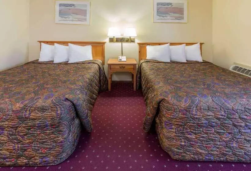هتل Days Inn By Wyndham Medford