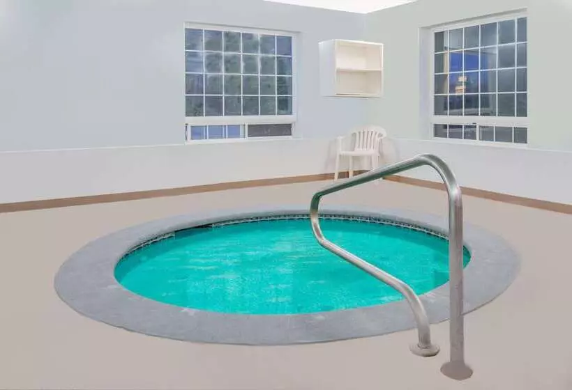 酒店 Days Inn By Wyndham Ocean Shores