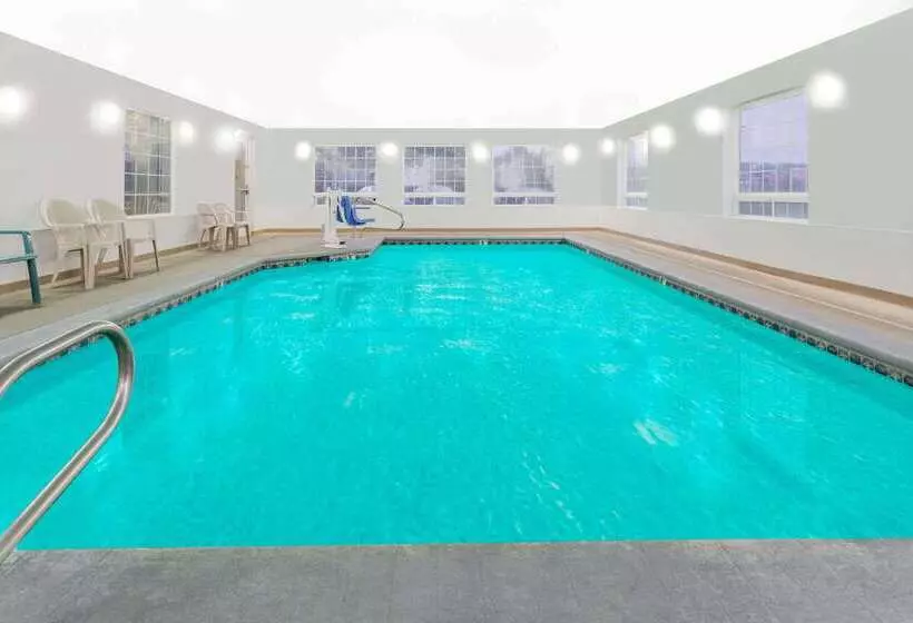 酒店 Days Inn By Wyndham Ocean Shores