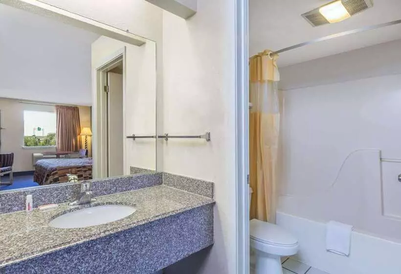 Hotelli Days Inn Windcrest By Wyndham San Antonio