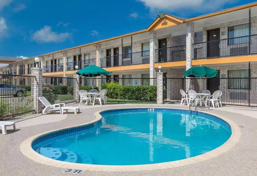 Hotelli Days Inn Windcrest By Wyndham San Antonio
