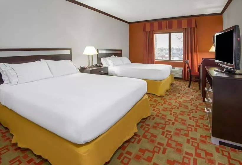 فندق Holiday Inn Express Cleveland Airport   Brook Park, An Ihg
