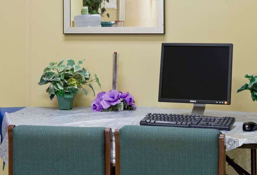 בית מלון כפרי Knights Inn Brenham