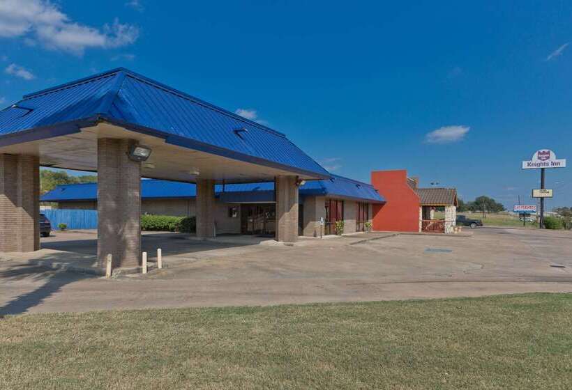 בית מלון כפרי Knights Inn Brenham