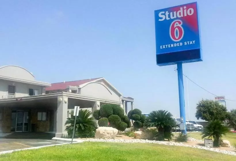 فندق Studio 6 Del Rio