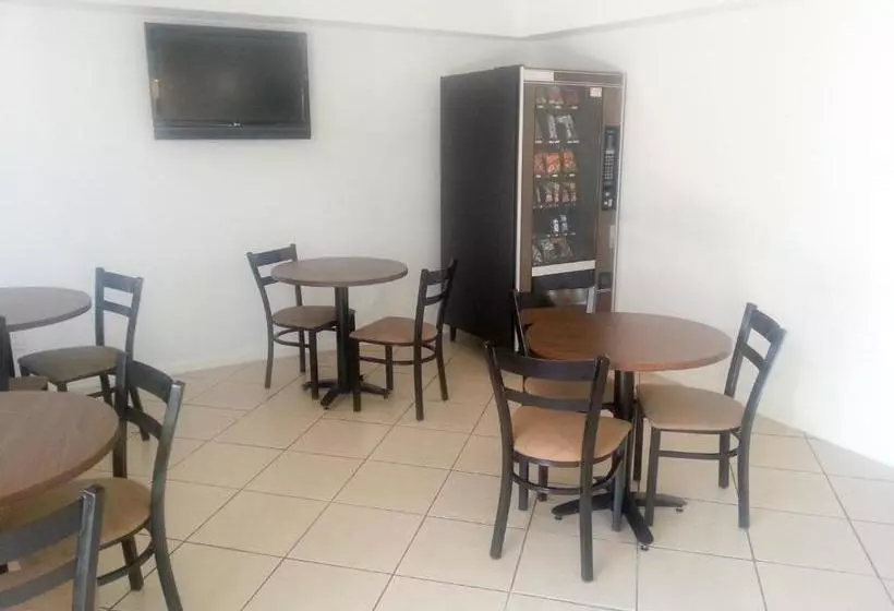 فندق Studio 6 Del Rio