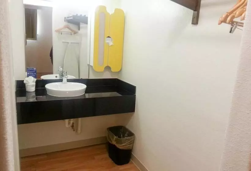 فندق Studio 6 Del Rio