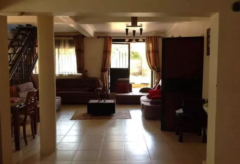 پانسیون Amari Comfort Homes