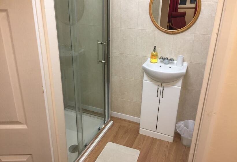 膳宿费 Tudor Lodge