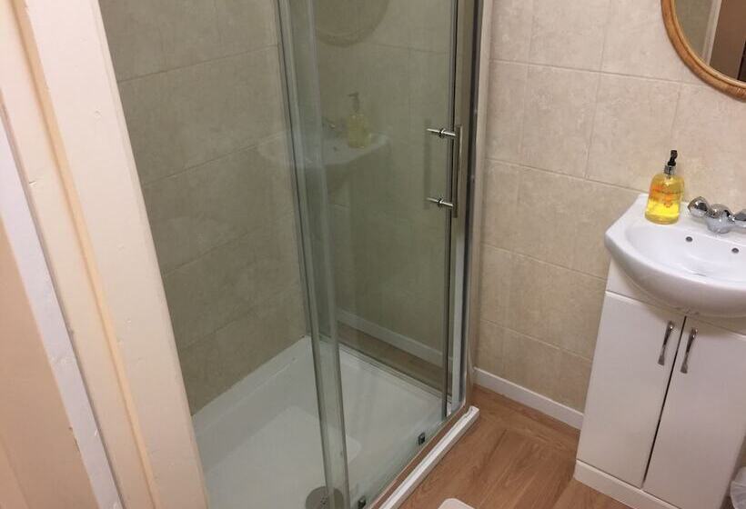 膳宿费 Tudor Lodge