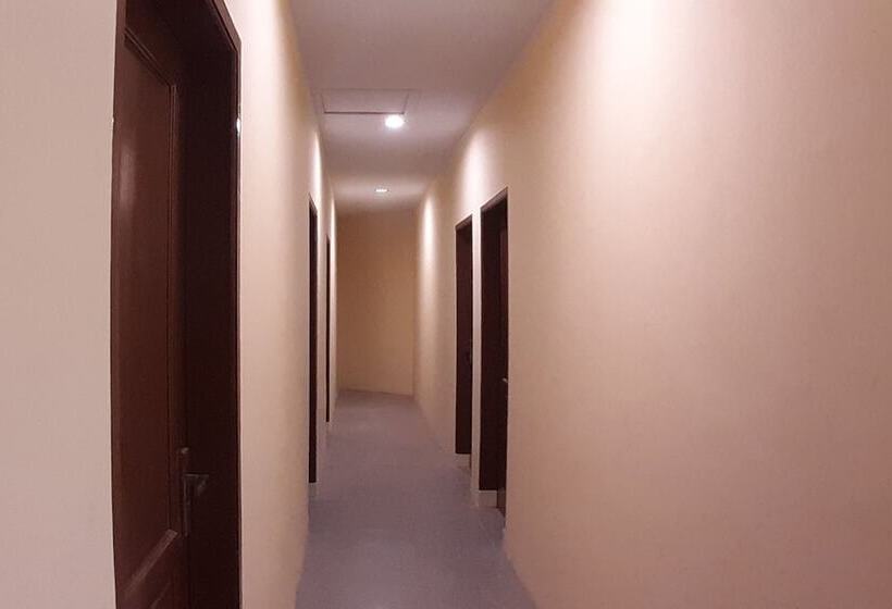 Отель Angelyn Home Stay By Oyo Rooms