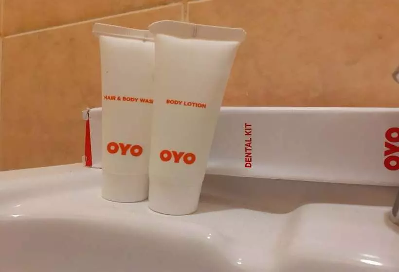 ホテル Angelyn Home Stay By Oyo Rooms