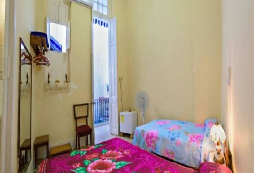 هتل Casa Margarita Y Roberto