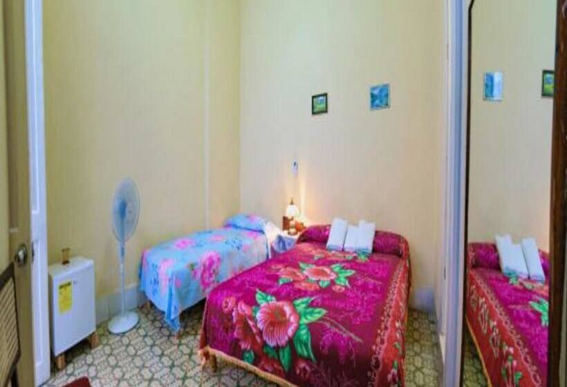 هتل Casa Margarita Y Roberto