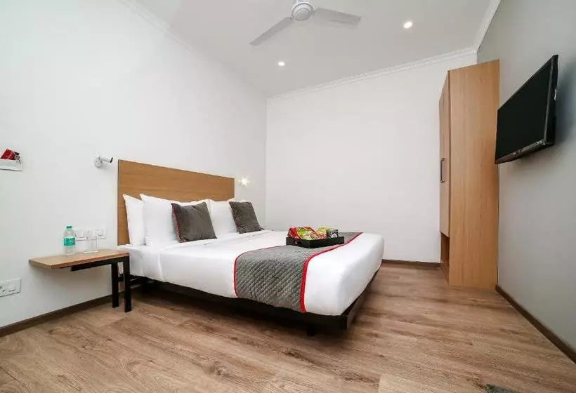 ホテル Townhouse Chattarpur Opp. Tivoli Garden Near Chhatarpur Metro Station