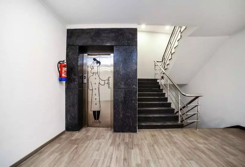 ホテル Townhouse Chattarpur Opp. Tivoli Garden Near Chhatarpur Metro Station