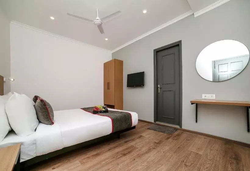 ホテル Townhouse Chattarpur Opp. Tivoli Garden Near Chhatarpur Metro Station