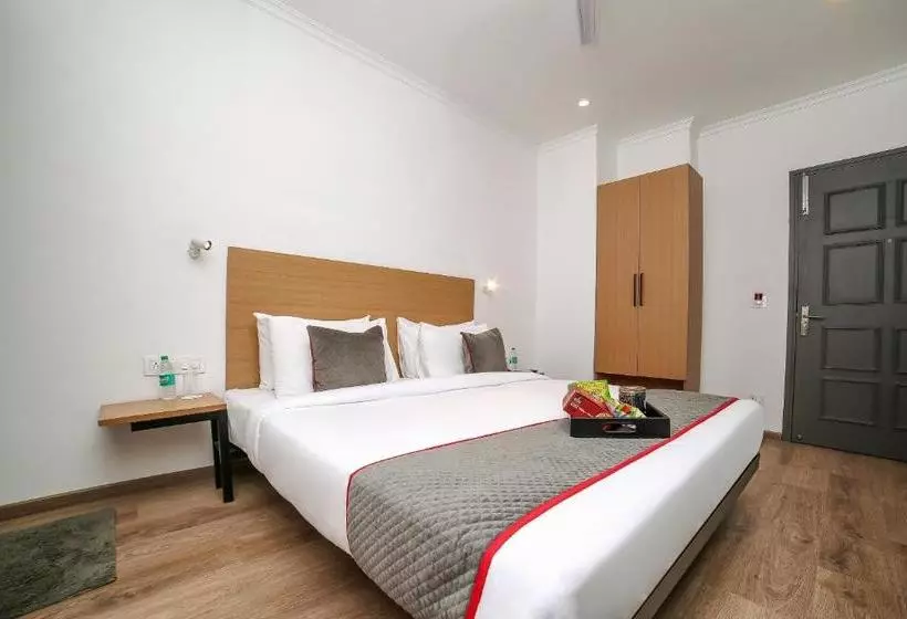 ホテル Townhouse Chattarpur Opp. Tivoli Garden Near Chhatarpur Metro Station