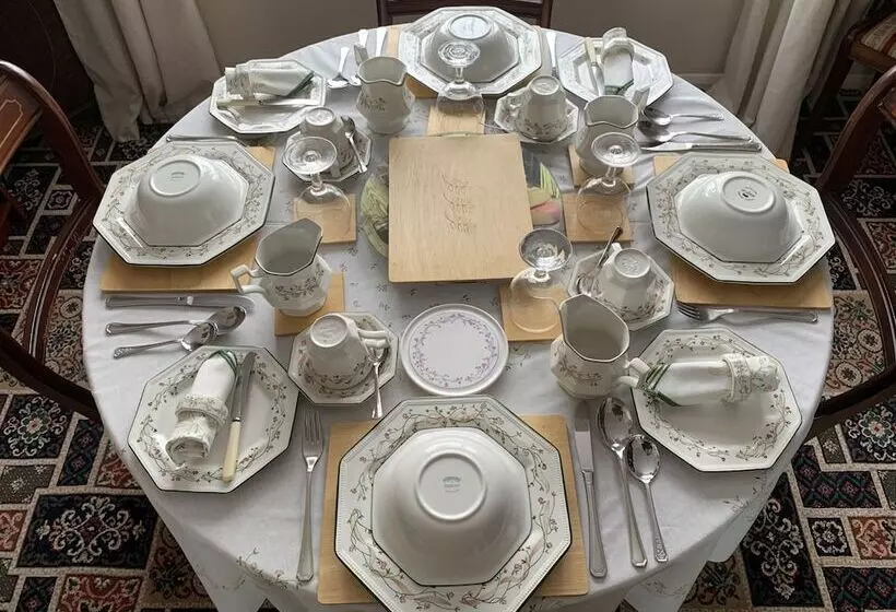 ペンション Rosevale Bed & Breakfast