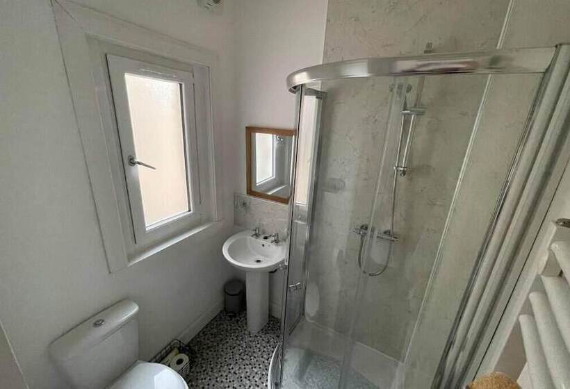 펜션 Rosevale Bed & Breakfast