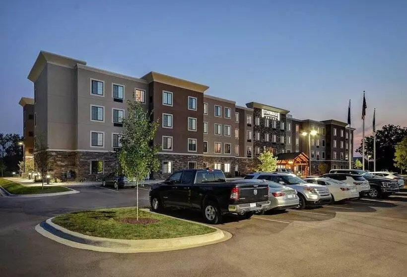 Hotelli Staybridge Suites Holland By Ihg