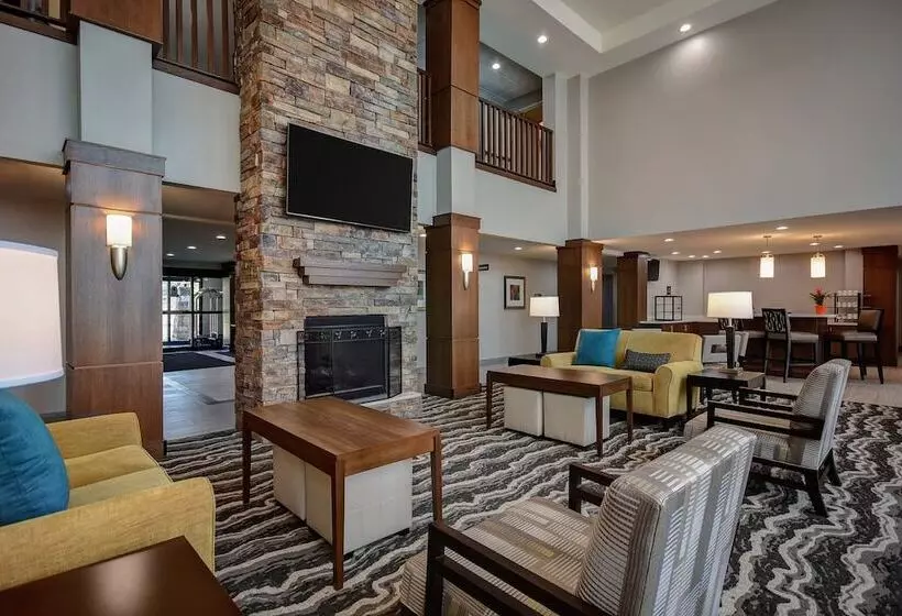 Hotelli Staybridge Suites Holland By Ihg