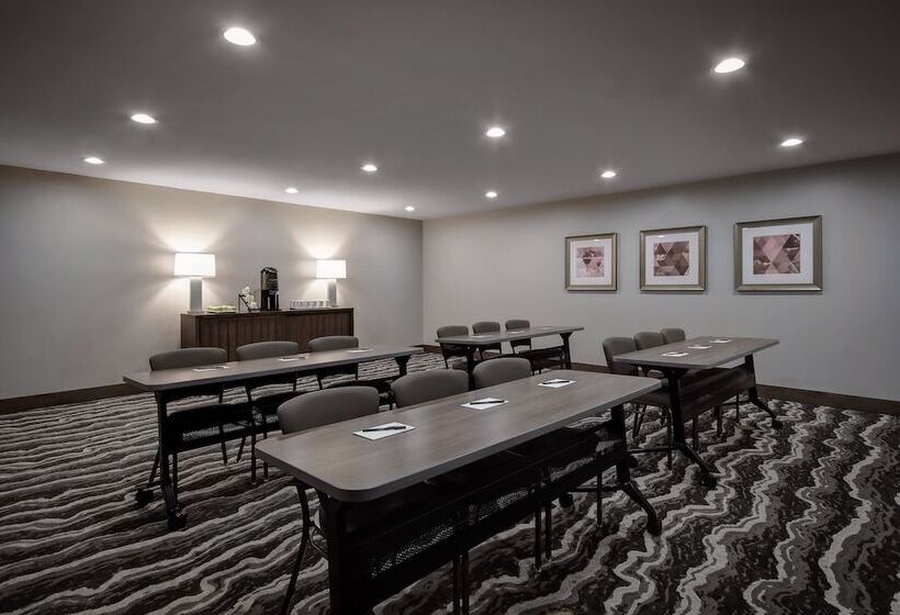 فندق Staybridge Suites Holland By Ihg