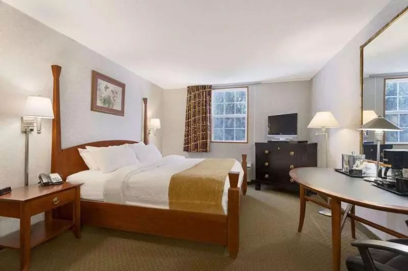 호텔 Days Inn By Wyndham Conneaut