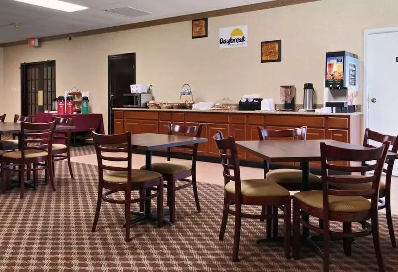 Hotelli Days Inn By Wyndham Conneaut