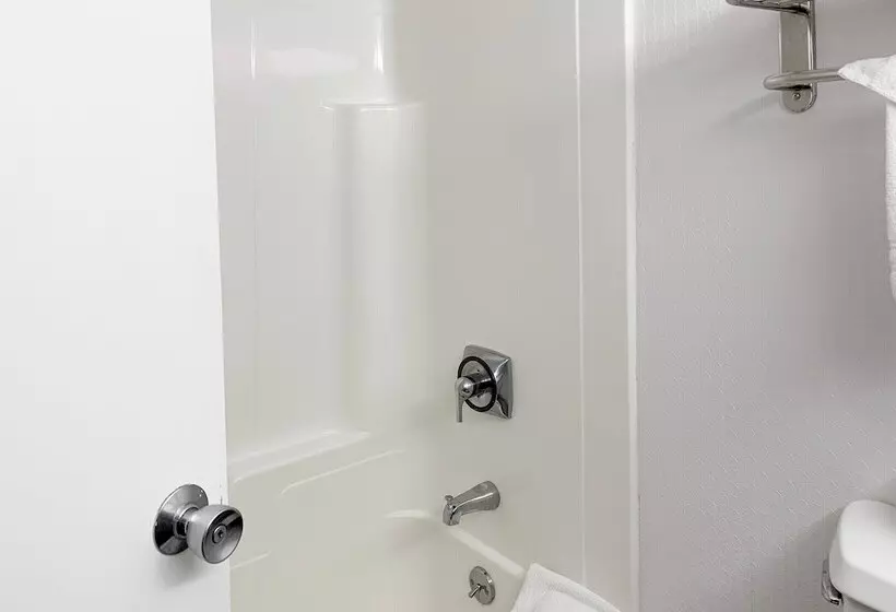 Hotelli Days Inn By Wyndham Conneaut