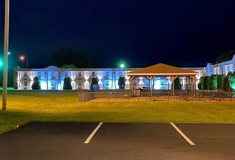 Hotelli Days Inn By Wyndham Conneaut