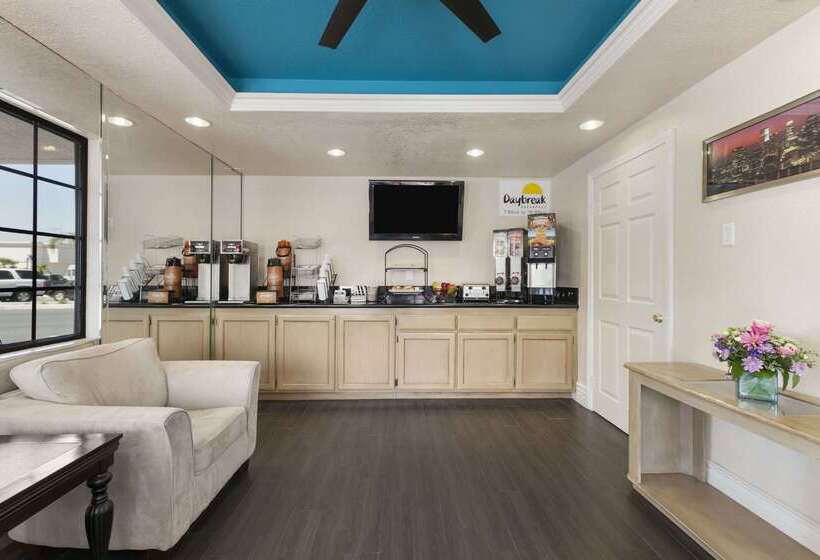 فندق Days Inn By Wyndham Downey