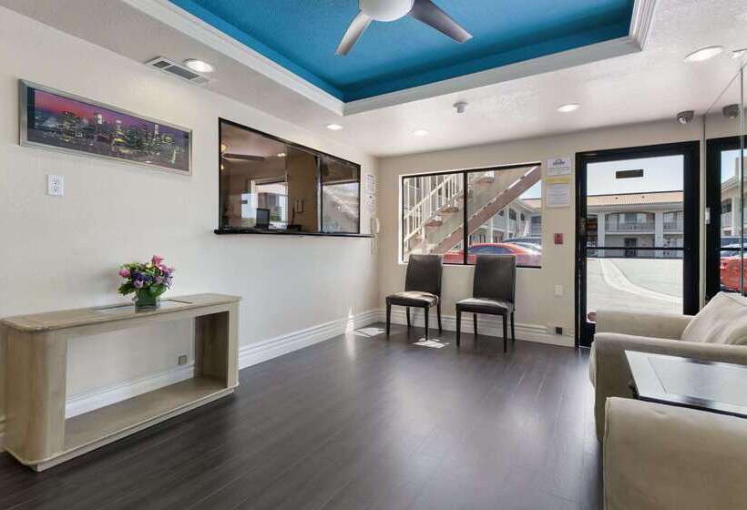 فندق Days Inn By Wyndham Downey