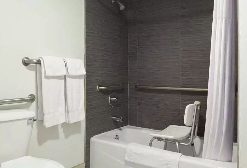 هتل Days Inn By Wyndham Downey